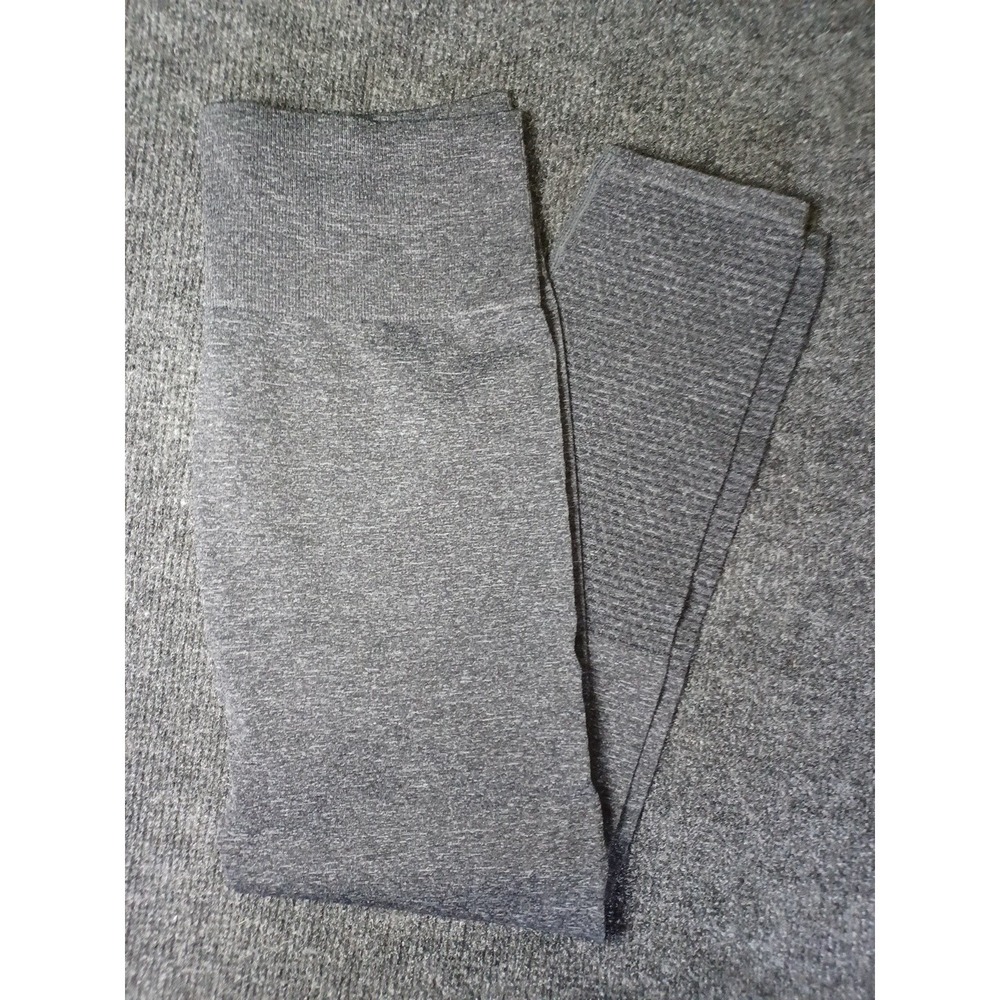 Fabletics Womens Meduim Gray Capri Leggings